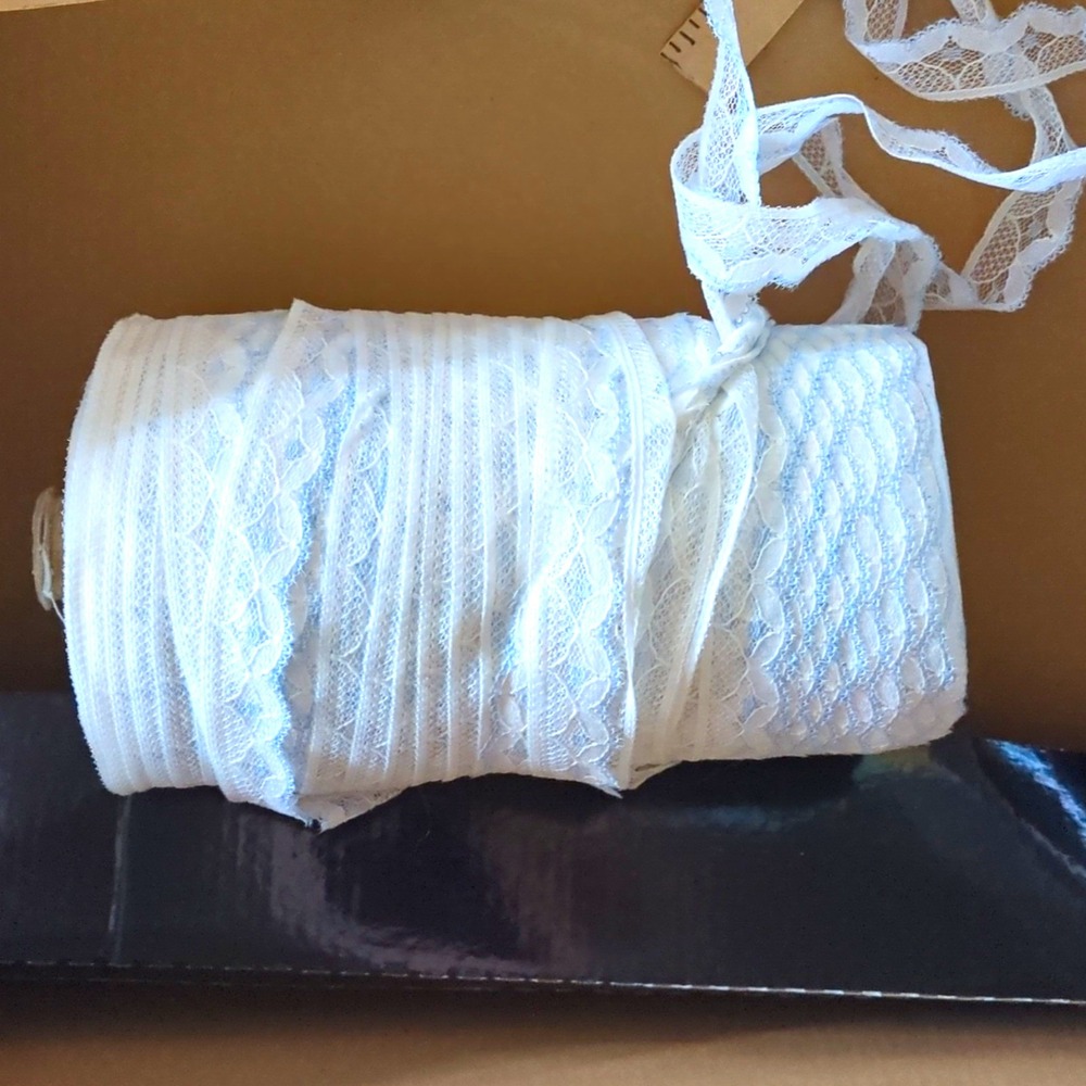 White, blue Scalloped Lace Sewing Trim on Spool, 3/4 in Wide vintage